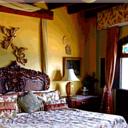 The Gallery Inn, located less than one mile from San Juan National Historic Site, features uniquely decorated rooms. It offers Atlantic Ocean views, an outdoor swimming pool, library and Wi-Fi.