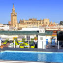 Hotel Bécquer is set in Sevilles old town and features a terrace looking onto the Giralda and Cathedral. It features an outdoor pool, an English-style snack-bar and a tapas bar.