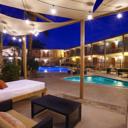 This hotel is less than 1 mile from Palm Springs city centre and 10 minutes' drive from Palm Springs International Airport.