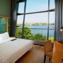 Located directly on the Außenalster Lake, this hotel offers a free health club with indoor pool, and spacious rooms with flat-screen TV.
