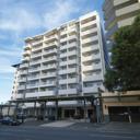 Facing the city skyline and the harbour, Auckland City Oaks offers apartment-style accommodation featuring free Wi-Fi and a fully equipped kitchen.