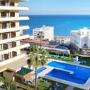 Blue Sea Gran Hotel Cervantes is centrally located in Torremolinos, 5 minutes walk from Bajondillo Beach. It offers a rooftop pool and a spa with a sauna, indoor pool and gym.
