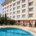 Set on the banks of the River Lez, this hotel features an outdoor swimming pool and a fitness centre. It is located a 10-minute walk from Montpellier City Centre and a 5 minute walk from the nearest tram stop.