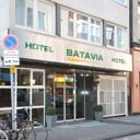This modern, 3-star hotel offers cosy accommodation and 24-hour reception service in central Düsseldorf, just a 5-minute walk from both the main station and the famous Königsallee shopping boulevard.